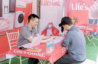 LG hỗ trợ sửa chữa thiết bị, đồng hành cùng người dân sau bão