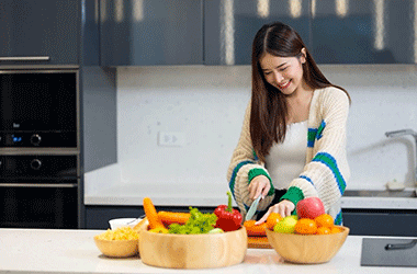 Cách phụ nữ hiện đại cân bằng giữa 'việc nhà' và 'việc mình'