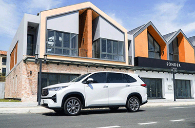 Toyota thêm Corolla Cross và Innova Cross vào danh mục xe ưu đãi tháng 9