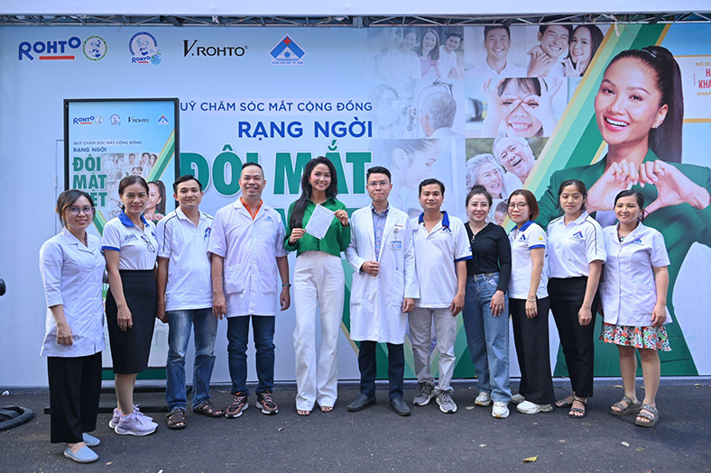 Lan tỏa thông điệp về tầm quan trọng của chăm sóc thị lực