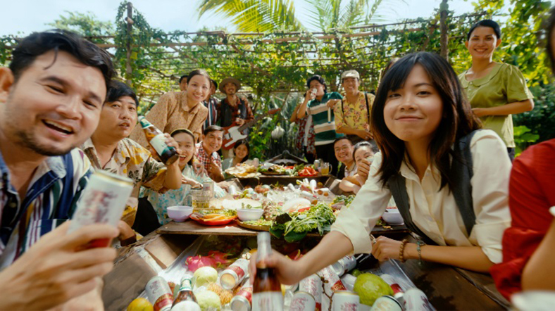 Bia Saigon kết nối mọi người bằng tinh thần rồng Việt Nam