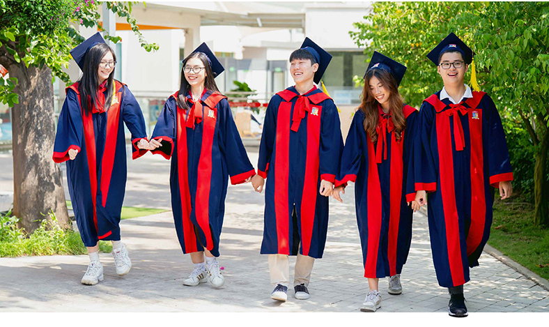 Lễ tốt nghiệp tại Royal School: Ngày trưởng thành trong yêu thương, kiêu hãnh bước ra thế giới