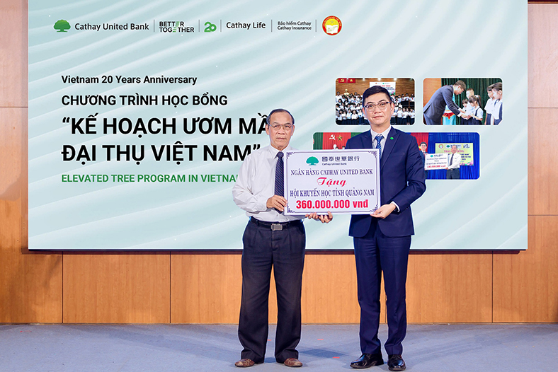 Trao học bổng 'ươm mầm đại thụ' cho học sinh vượt khó tại Quảng Nam