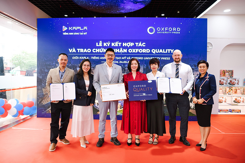 Trao Chứng nhận Oxford Quality cho Kapla