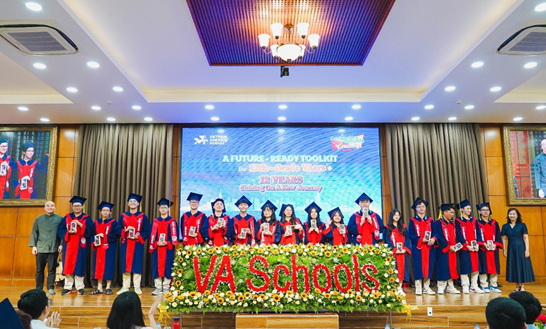 Lễ tri ân và trưởng thành cho học sinh lớp 12 tại Hệ thống Trường Việt Mỹ