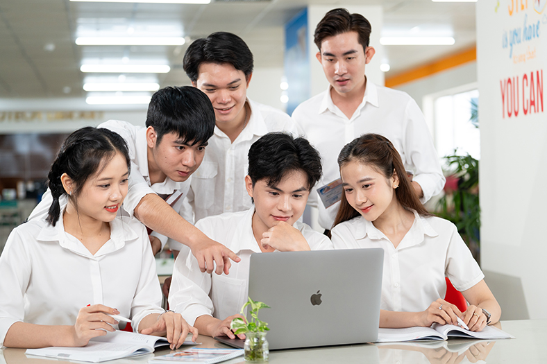Cơ hội học đại học từ xa với 11 ngành hot