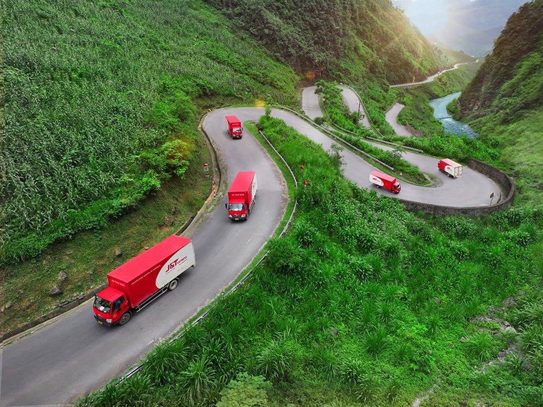 J&T Express bổ sung 315 xe tải mới, tăng cường năng lực vận hành toàn quốc