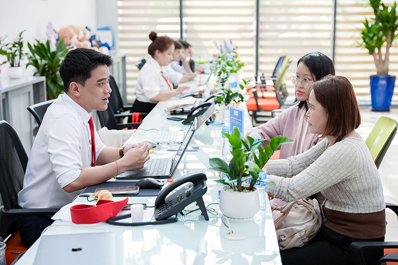 Chờ điểm chuẩn, nhiều thí sinh chọn xét học bạ để an tâm