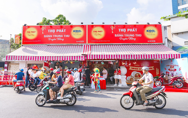 Bánh bao Thọ Phát trao xe Vision cho khách hàng trúng thưởng