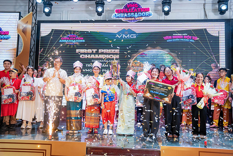 Chung kết hùng biện tiếng Anh 'Đại sứ văn minh'