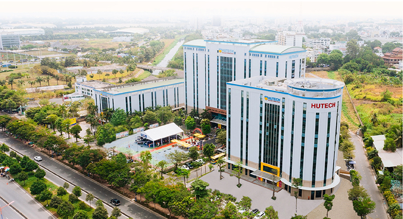 "Ngàn lẻ một" câu chuyện mùa nhập học 2025 tại HUTECH