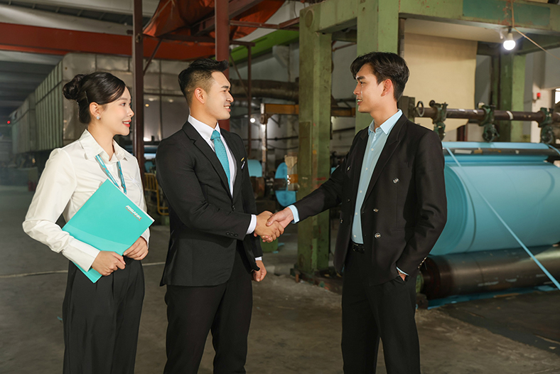 Hỗ trợ doanh nghiệp dệt may tiếp cận vốn lãi suất từ 2,35%/năm
