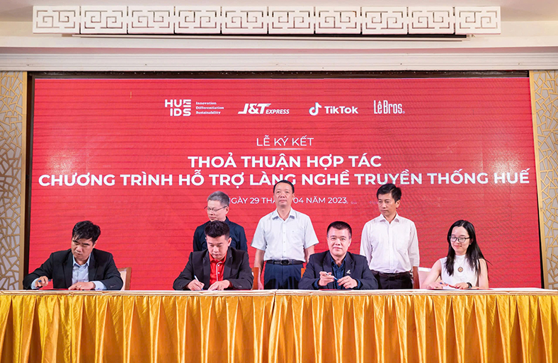 J&T Express lan tỏa giá trị phát triển bền vững tại Better Choice Awards 2025