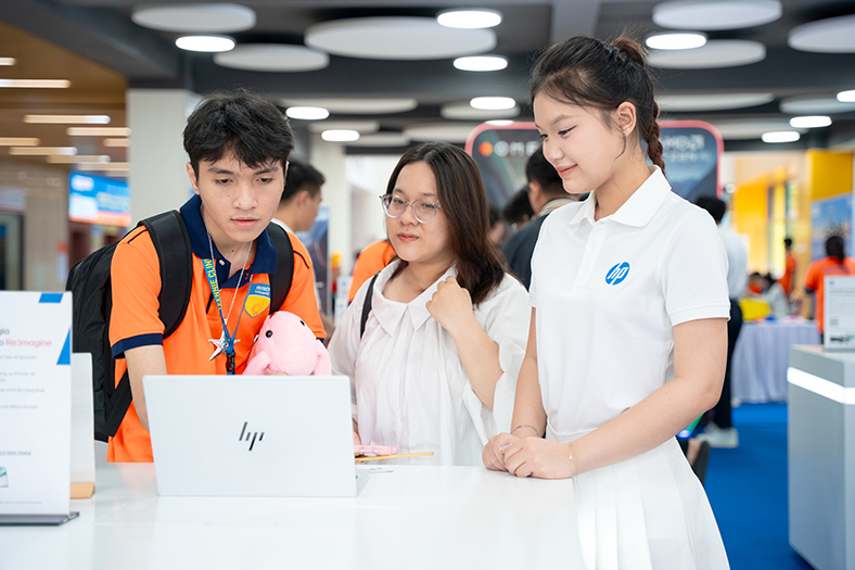 Kỳ thi công nghệ 2025: Doanh nghiệp kết nối nhân tài