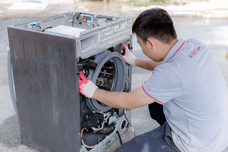 LG hỗ trợ sửa chữa thiết bị, đồng hành cùng người dân sau bão