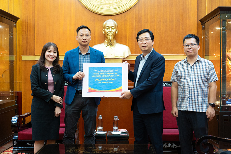 Chi nhánh Lotteria Việt Nam miền Trung gửi 1.000 phần quà tới nhân dân Huế