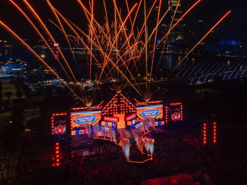 Ẩm thực kết hợp giải trí định hình cuộc chơi đặt món trực tuyến