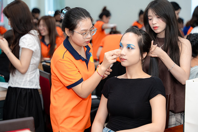 Thời trang trẻ với tham vọng đưa di sản vào đời sống đương đại