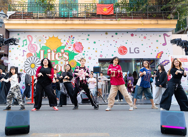 Tương tác công nghệ tại Lễ hội Thiết kế Sáng tạo Hà Nội 2026