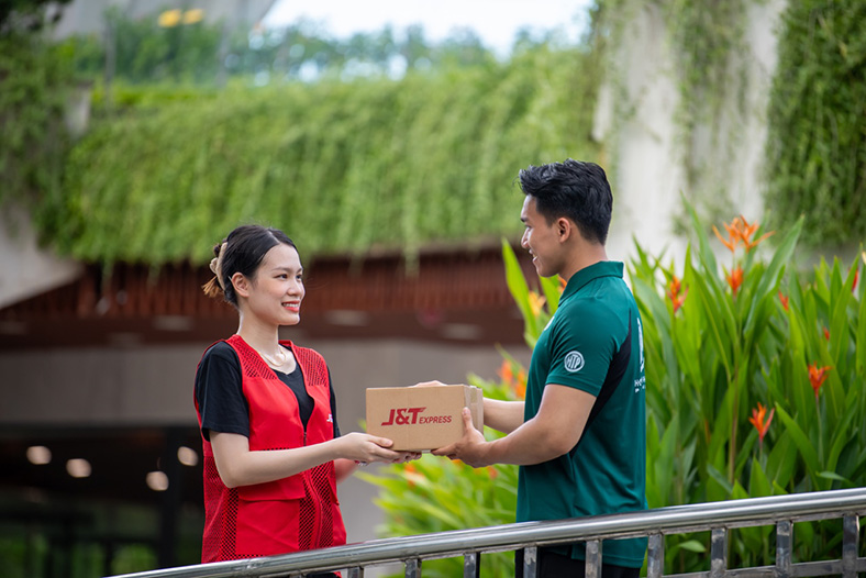 Tết nhẹ tênh nhờ thói quen gửi hàng từ sớm