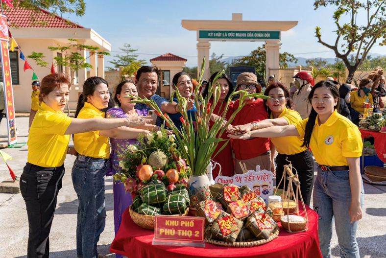 Hành trình gắn kết người dân ba miền của Sabeco dịp Tết