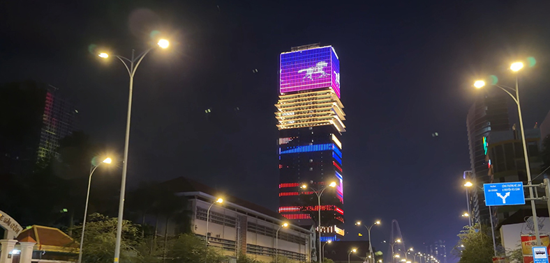 Mãn nhãn với công trình LED 3D trên tòa nhà 55 tầng
