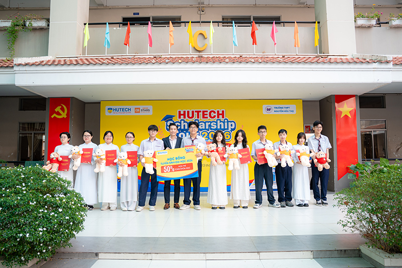 HUTECH Scholarship Tour 2026: Giải quyết nỗi lo học phí