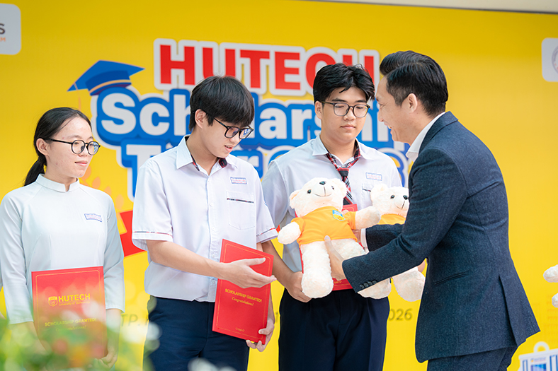 HUTECH Scholarship Tour 2026: Giải quyết nỗi lo học phí