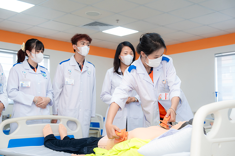 Bệnh viện đồng hành cùng HUTECH đào tạo bác sĩ