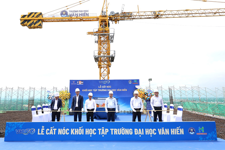 Trường Đại học Văn Hiến cất nóc Khối đào tạo học tập thực hành HEC2