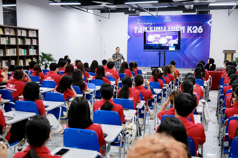 Cách Cao đẳng Việt Mỹ Hà Nội dạy sinh viên làm chủ AI