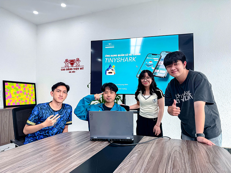 Cách Cao đẳng Việt Mỹ Hà Nội dạy sinh viên làm chủ AI