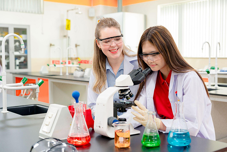Đội ngũ giáo viên Royal School: Khơi mở tư duy trong lớp học Cambridge