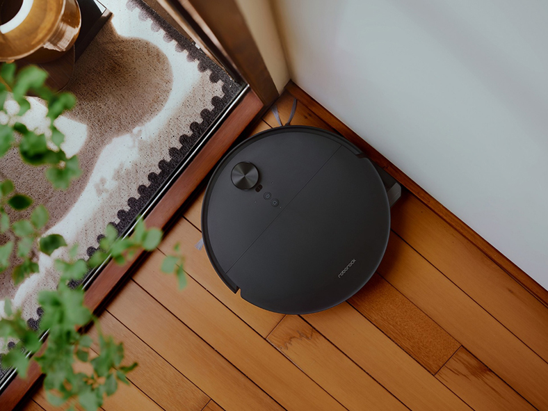 Robot hút bụi con lăn: Khi người dùng khắc khe hơn với khả năng lau