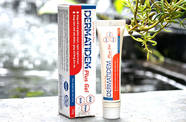 Dermatidem Plus Gel giúp hỗ trợ giảm mụn, giúp dưỡng ẩm da