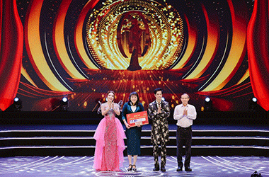 Trao 155 triệu đồng ủng hộ đồng bào miền Trung tại đêm chung kết Miss Asian 2025