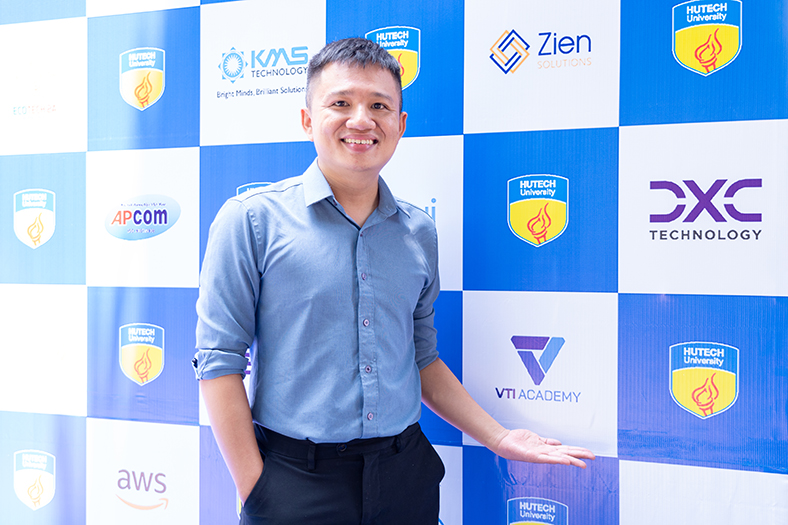 HUTECH IT Open Day 2025 - sàn giao dịch việc làm hấp dẫn