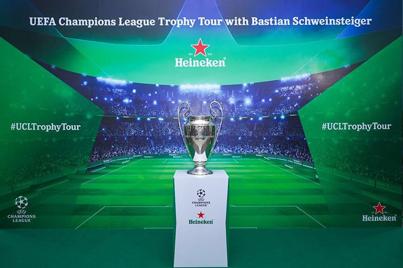 Cúp UEFA Champions League đến Việt Nam