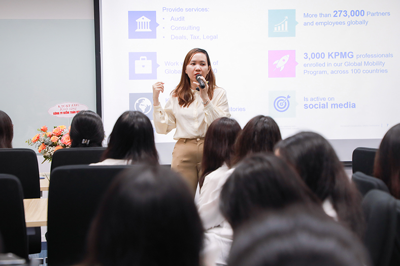 Học kiểm toán với học phí ổn định tại trường đại học song ngữ