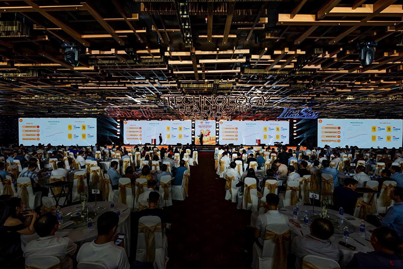 Lê Hùng Sao Mai giới thiệu sản phẩm dầu mới của Shell