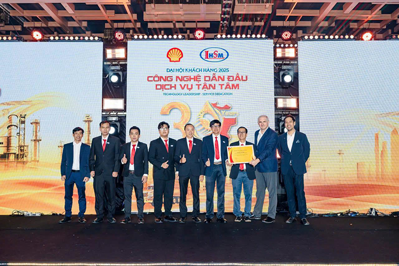 Lê Hùng Sao Mai giới thiệu sản phẩm dầu mới của Shell