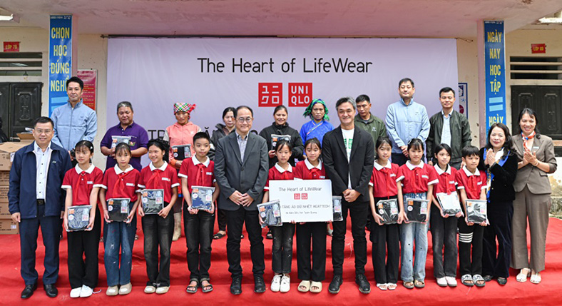 UNIQLO Việt Nam tặng 10.000 áo giữ nhiệt tại các tỉnh miền núi