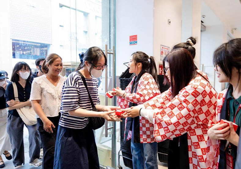 Khi văn hóa phục vụ trở thành lợi thế với UNIQLO