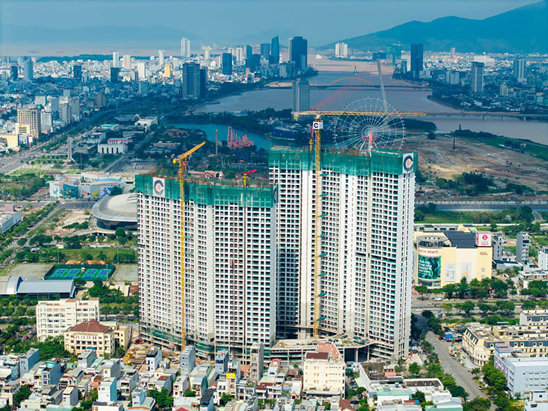 Cất nóc dự án Masteri Rivera Danang