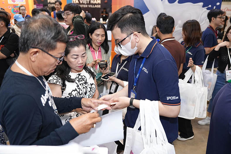 Ví điện tử đua nhau làm mới để giữ chân người dùng