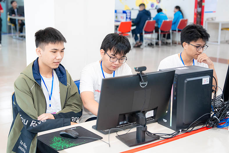 OLP'25, OlpAI'25, Procon'25, ICPC Asia HCMC 2025: Khai phá tài năng công nghệ trẻ