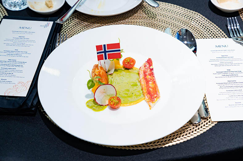 Cua Hoàng đế đỏ Na Uy - lựa chọn cho quà tặng và tiệc cuối năm